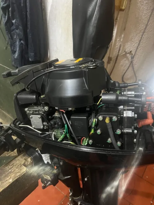 Sondeur +barque 4.80 et moteur hidea