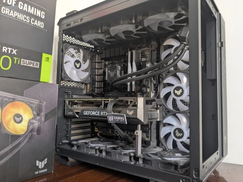 pc gamer Asus TUF Gaming higt end rtx 4070 TI super + ryzen 7 7700