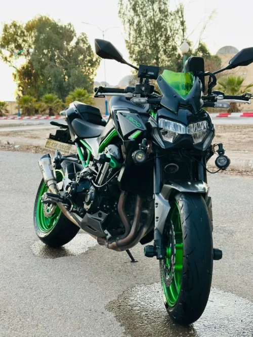 KAWAZAKI Z900 2023