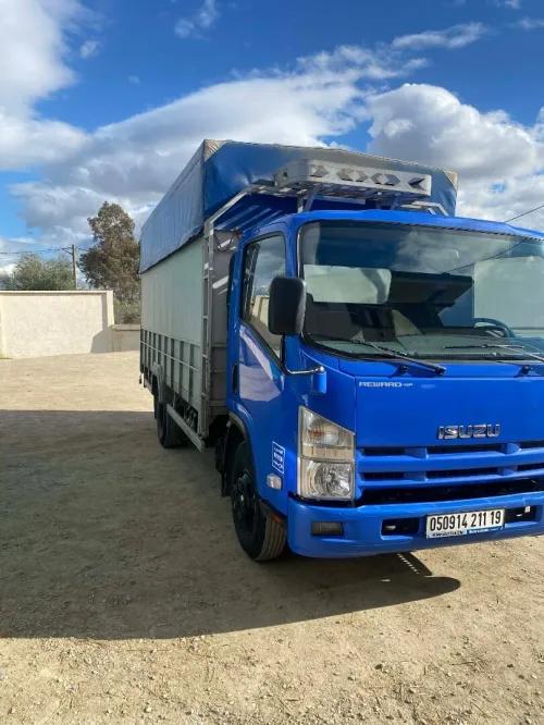 Isuzui Npr 2011