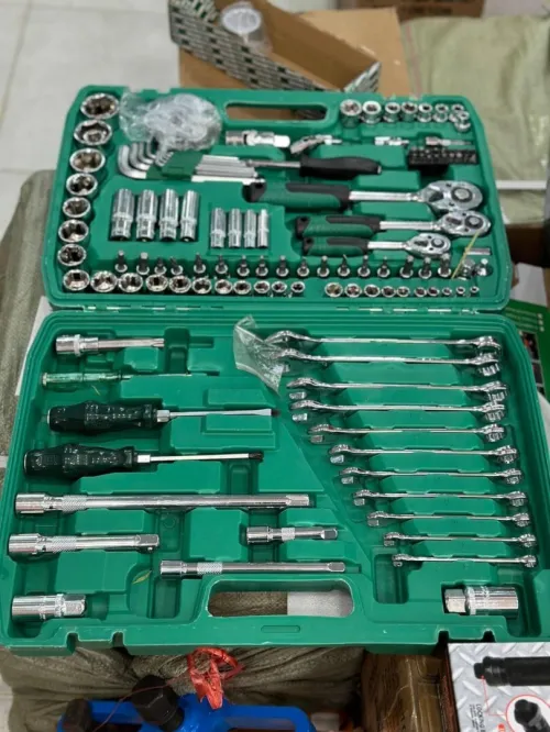 Caisse 121 pcs vert Trés Bonne qualité