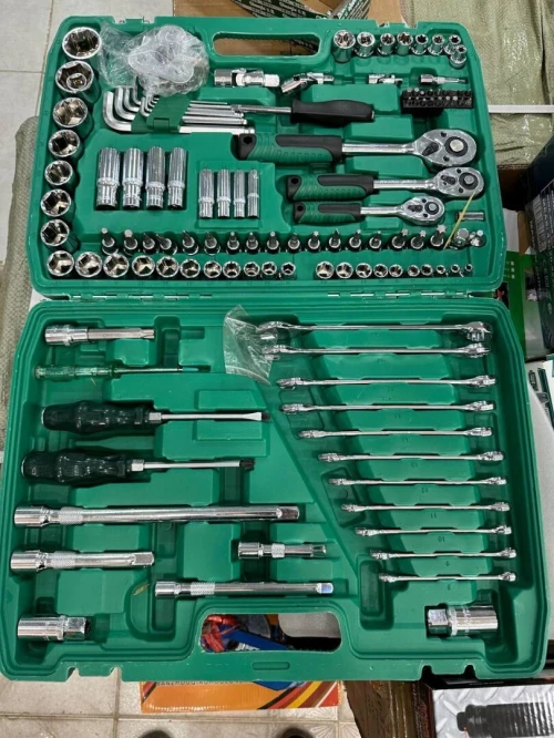 Caisse 121 pcs vert Trés Bonne qualité