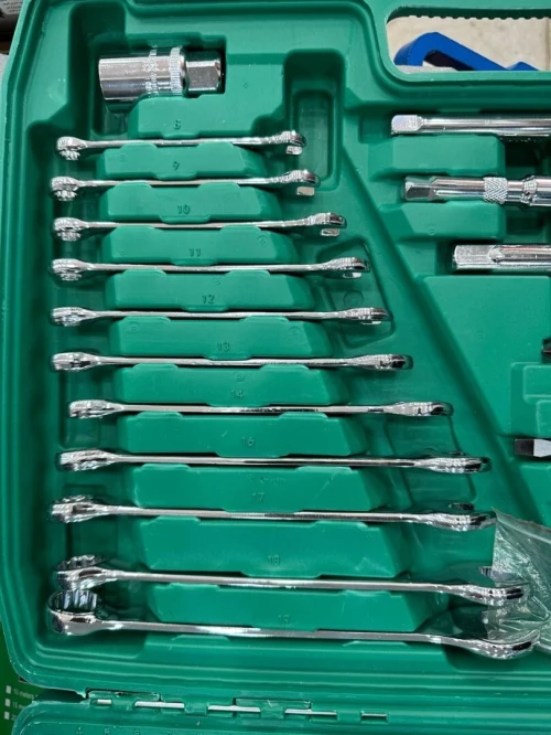 Caisse 121 pcs vert Trés Bonne qualité