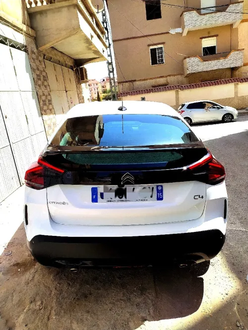 Location voiture Citroën C4 2023 H