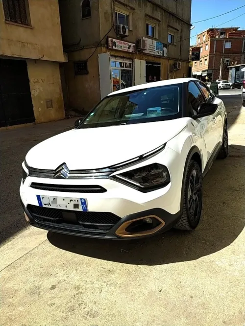 Location voiture Citroën C4 2023 H