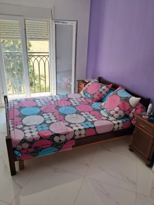UN LIT 2 PLACE EN TRÈS BON ÉTAT
