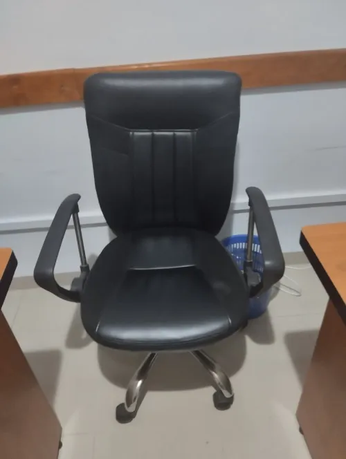 MOBILIER DE BUREAU.