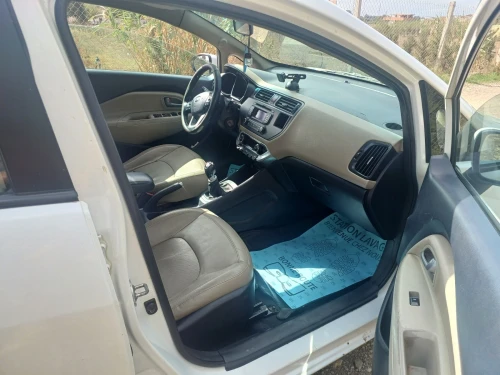 Kia Rio 5 portes 2015 Funny Facelift 