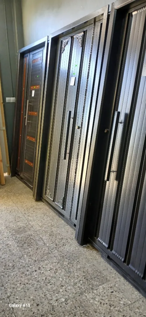 Porte de maison  en liquidation 