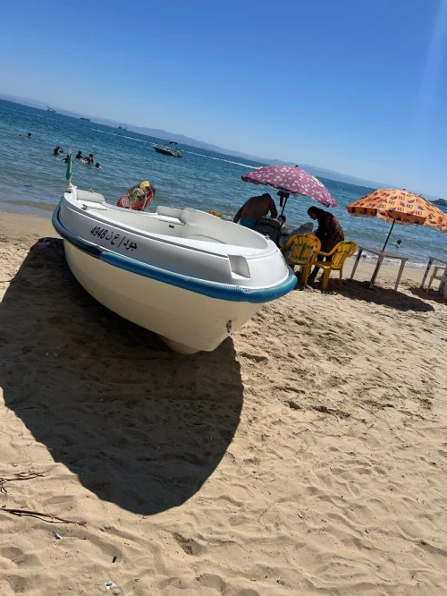 Polyor 5,50 m bateau cassé Mssila année 2025 Équipé d'un moteur YAMAHA 40 année 2025
