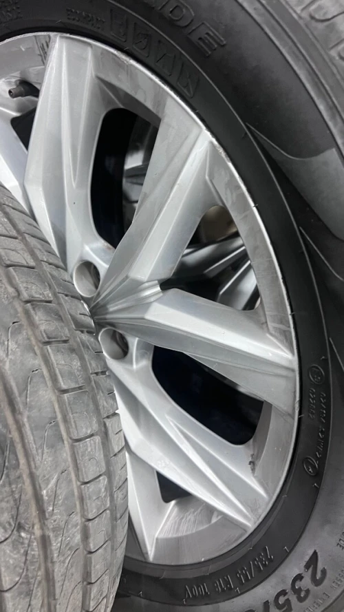 Jante alliage avec pneus pirelli