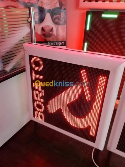paneaux lumineux de publicité