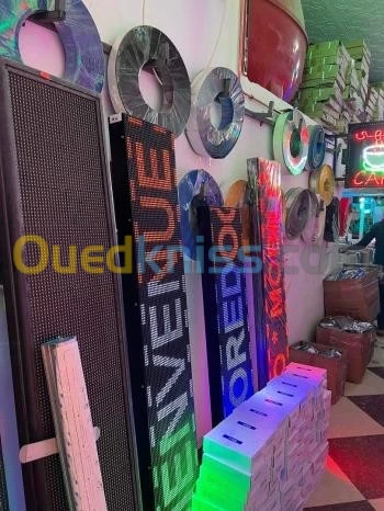 paneaux lumineux de publicité