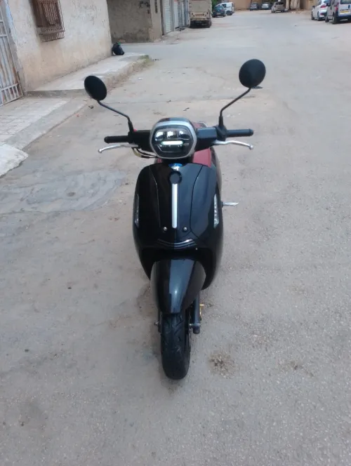 Panarea benilli 125i la 125 injection couleur noire 2023