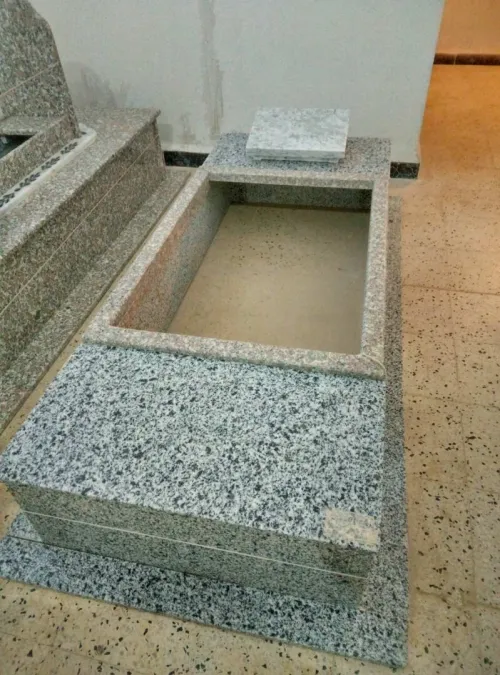 Tombe funéraire et pierre tombale en Marbre et granit