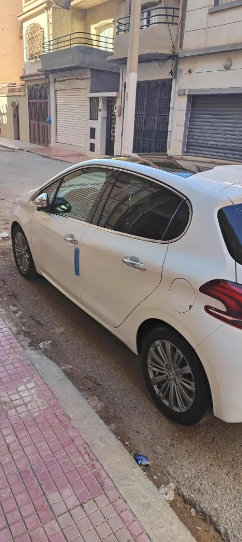 Peugeot 208 2019 Allure
