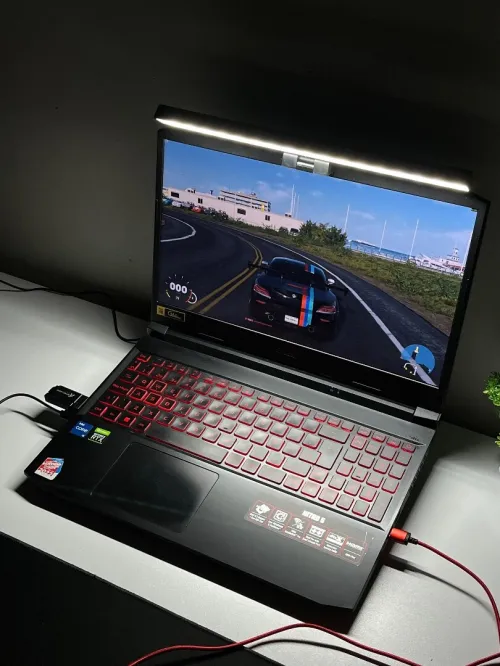 Acer nitro 5 gaming laptop etat perfect avec boit
