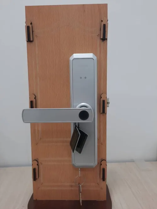 serrure de porte intelligente smrt 