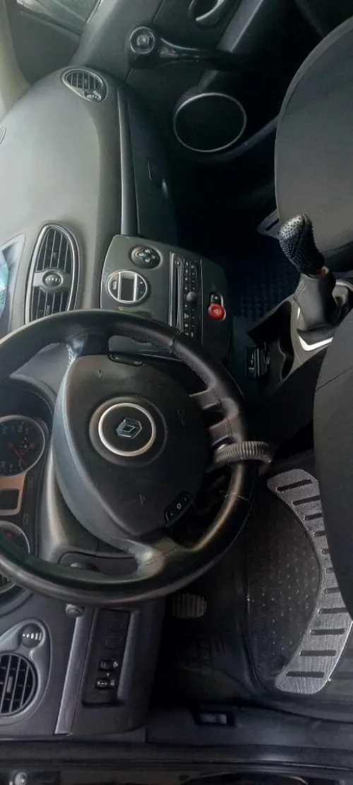 Renault Clio 3 2011 And bay