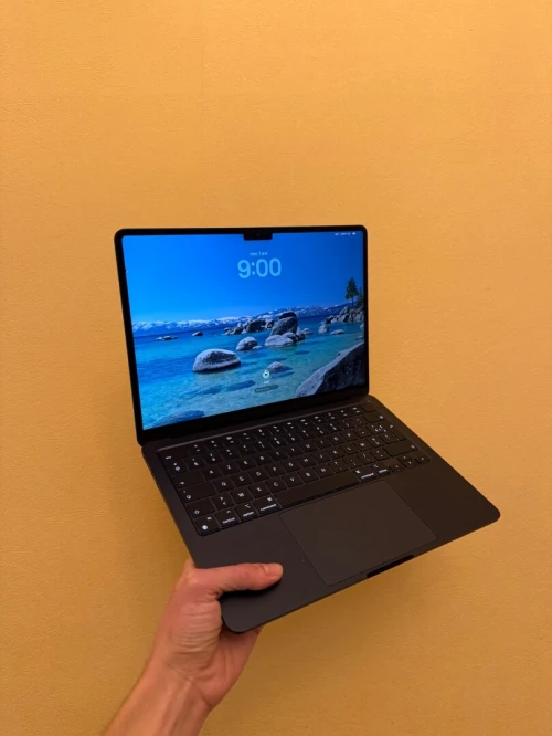 MacBook Air M2 8/256gb