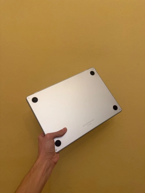 MacBook Air M3 2024