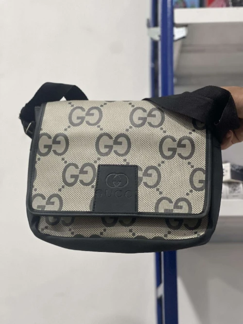 Sacoche Lacoste noir et vert Plusieurs poches