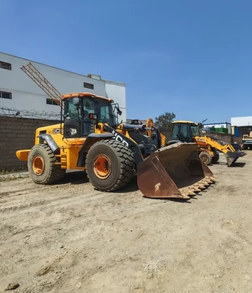 Location Retrochargeur JCB 3CX et Chargeur JCB 3.5 M - Année 2012