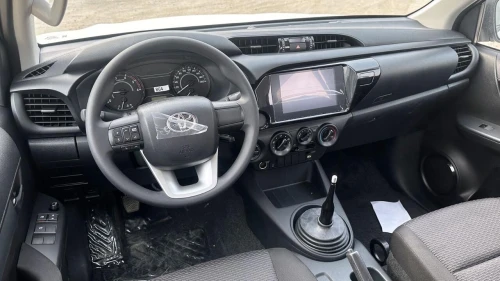 Toyota Revo  2025 