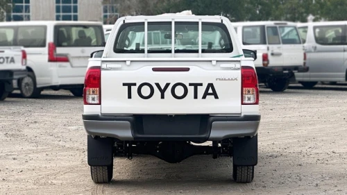 Toyota Revo  2025 