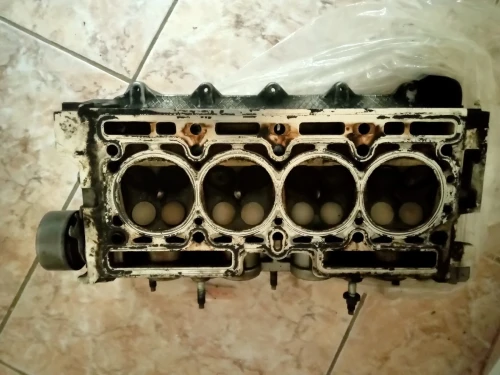 Culasse Renault 1.2 16v symbole,Logan,clio 4,Campus complète standard casse France