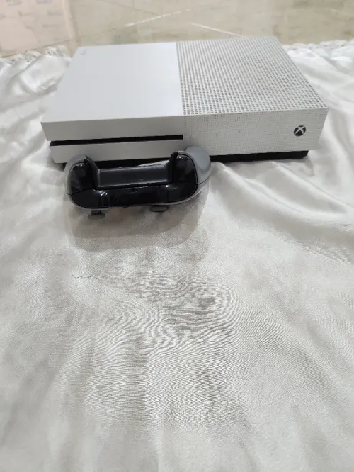 Xbox One S + Manette Édition Limitée (Call Of Duty)