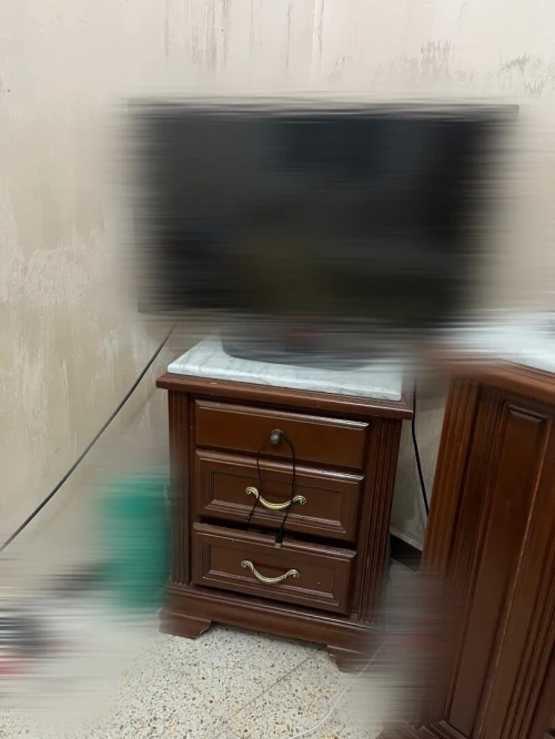 غرفة نوم خشب اتر
