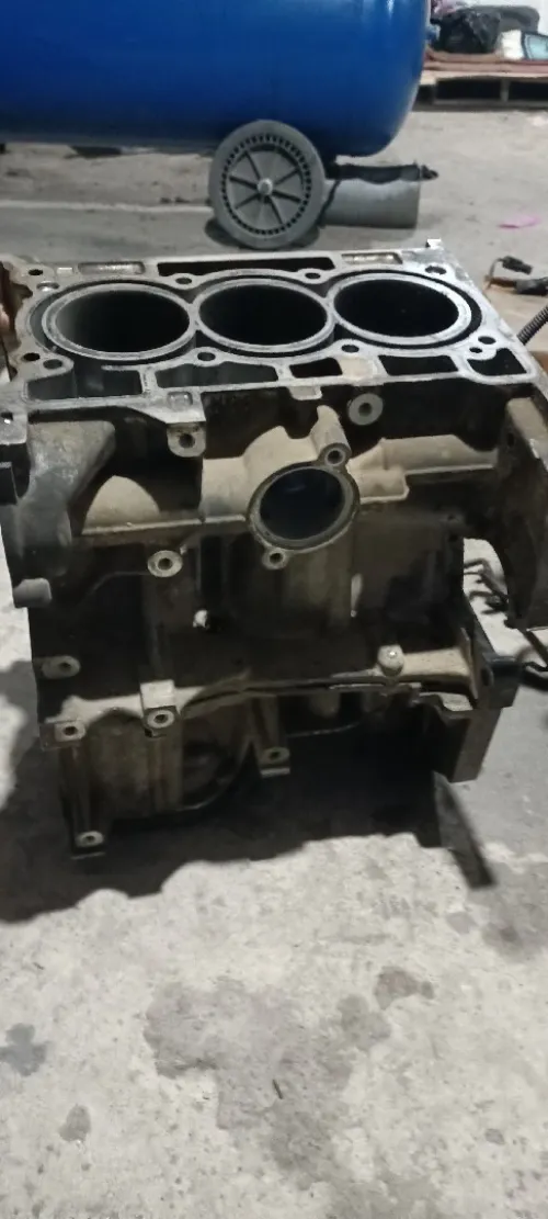 Bloc moteur Nissan Micra. K13  بلوك محرك 