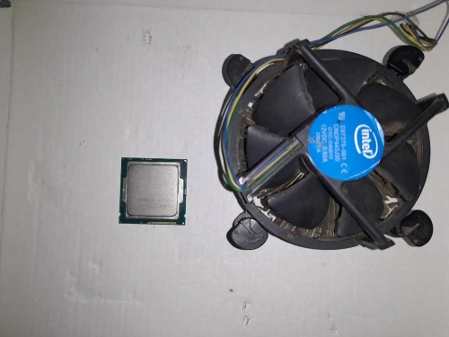 processeur i5 4460 +14g ram+carte graphique msi r7 240 +Boite d'alimentation cooler master 500