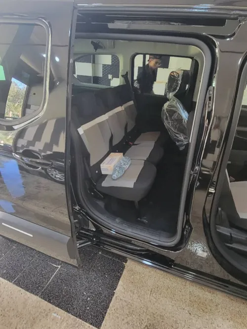 Citroen Berlingo 2026 Black black xl