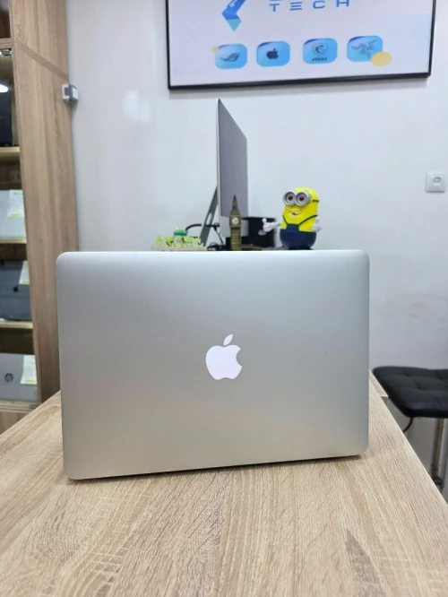 MacBook Air i5  13.3 2017 8GB /128GB
