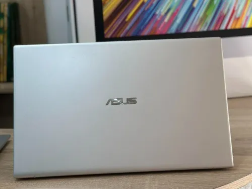 ASUS VivoBook 17 Ryzen 7 3700U 16GB /512GB