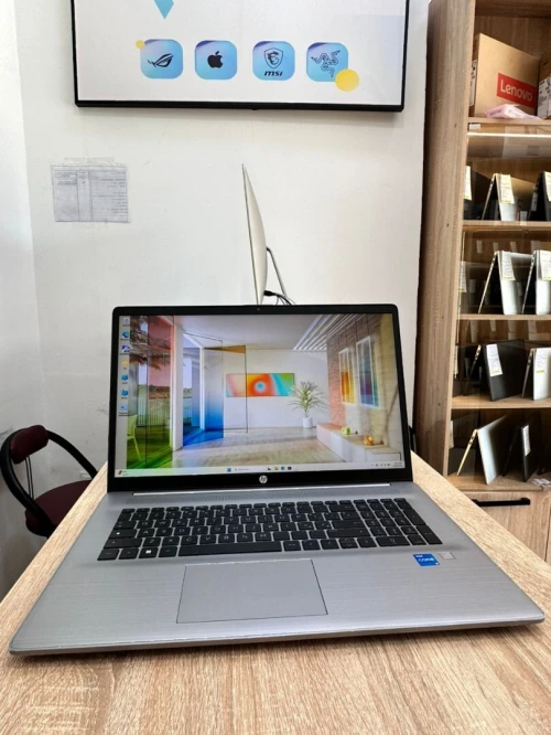 HP LAPTOP 270 G10  17.3" i5 1335U 16GB/512 GB