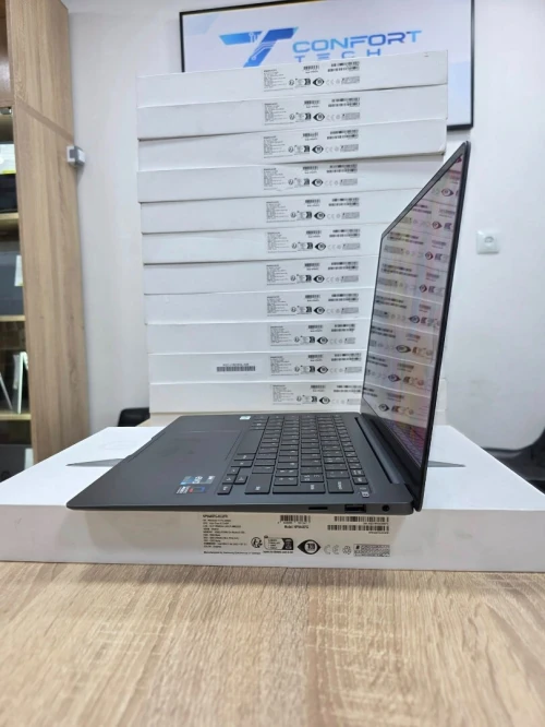 Samsung Galaxy Book3 Pro 14" OLED i5-1340P 8GB/256GB