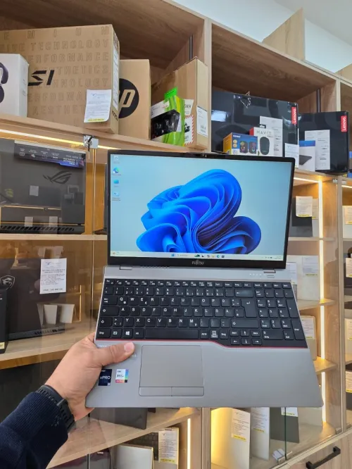 FUJITSU LIFEBOOK U 15.6  i5 1245U 16GB/256GB