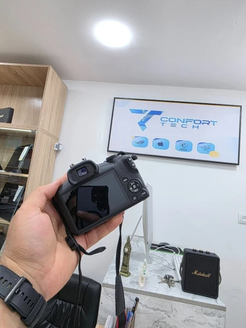 Canon EOS R100 + Objectif RF-S 18-45mm