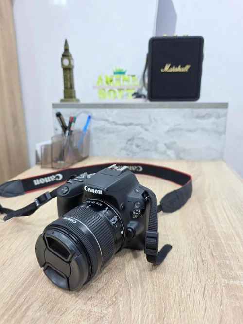  Canon EOS 200D +  Objectif (18-55 )