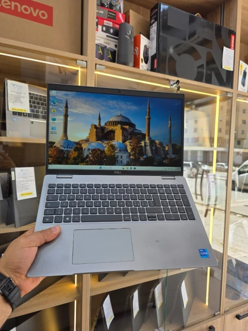 DELL PRECESION  3560 15.6 i7 1165G7  & NVIDIA  T500 (16GB /512GB )