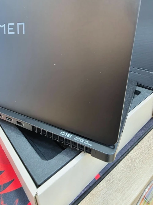[VENDU ]HP OMEN MAX 16 Ultra 9 275HX / RTX 5070 Ti 12GB ( 32GB /1TB)
