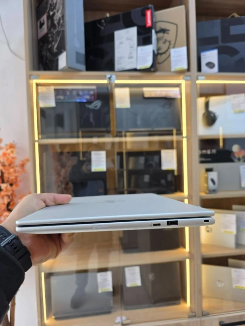 HP EliteBook 8 G1i 14 Ultra 7 265H  16GB / 1TB SSD