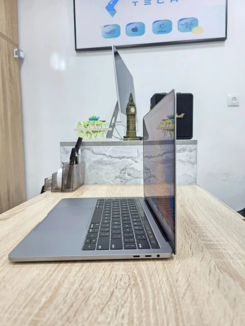 MacBook Pro 2018 13.3 Touch Bar 8GB/256GB 