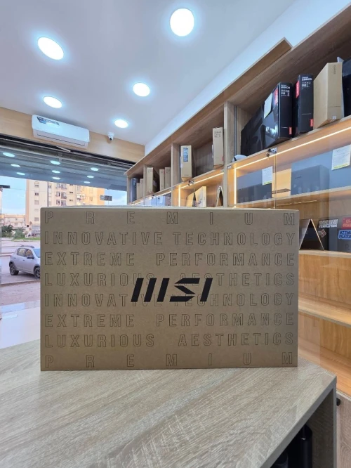 MSI Vector 16 HX AI A2XWHG  Ultra 7 255HX & RTX 5070 Ti (16GB RAM / 512 GB SSD)