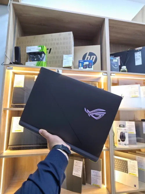 ASUS ROG STRIX G18 UTRA 9 275HX & RTX 5060 8GB GDDR6  (32GB /1TB)