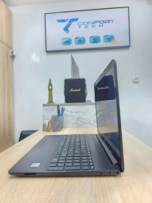HP LAPTOP 15s  15.6" i3 1005G1 8GB /256GB