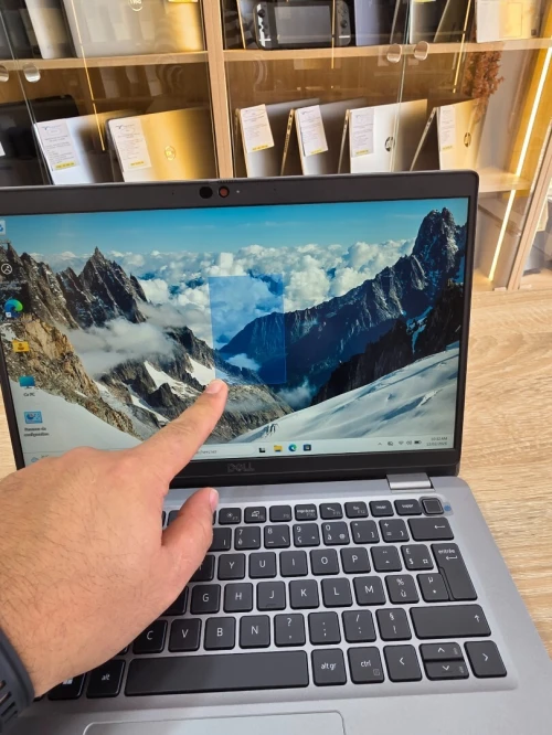 DELL Latitude 5330 13.3" Tactile i7 1265U 16GB/512GB